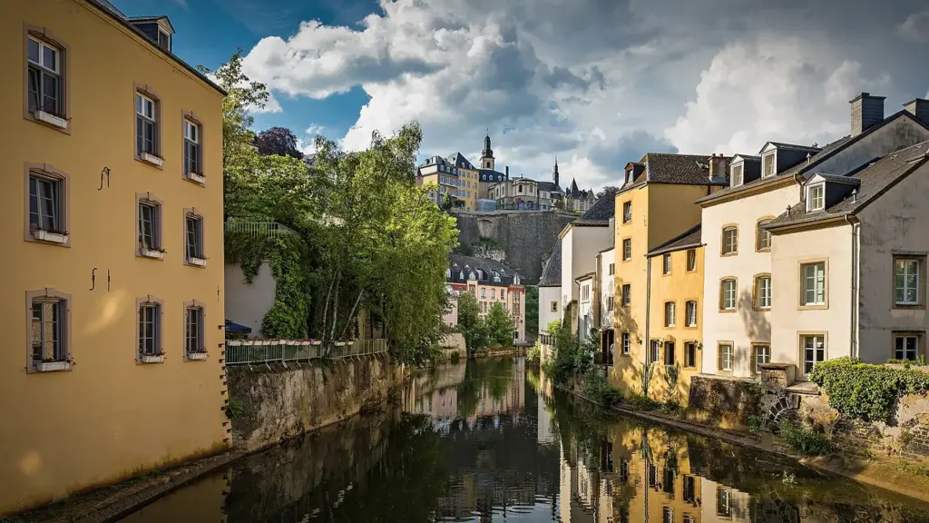 Pourquoi placer son argent sur une assurance-vie au Luxembourg